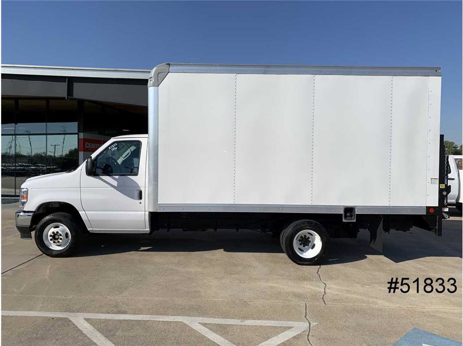 Used 2023 Ford E-450 and Econoline 450 Super Duty w/ Power Windows & Locks Group image 4
