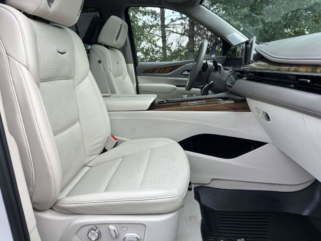Used 2021 Cadillac Escalade ESV Sport Platinum AWD/4WD image 7