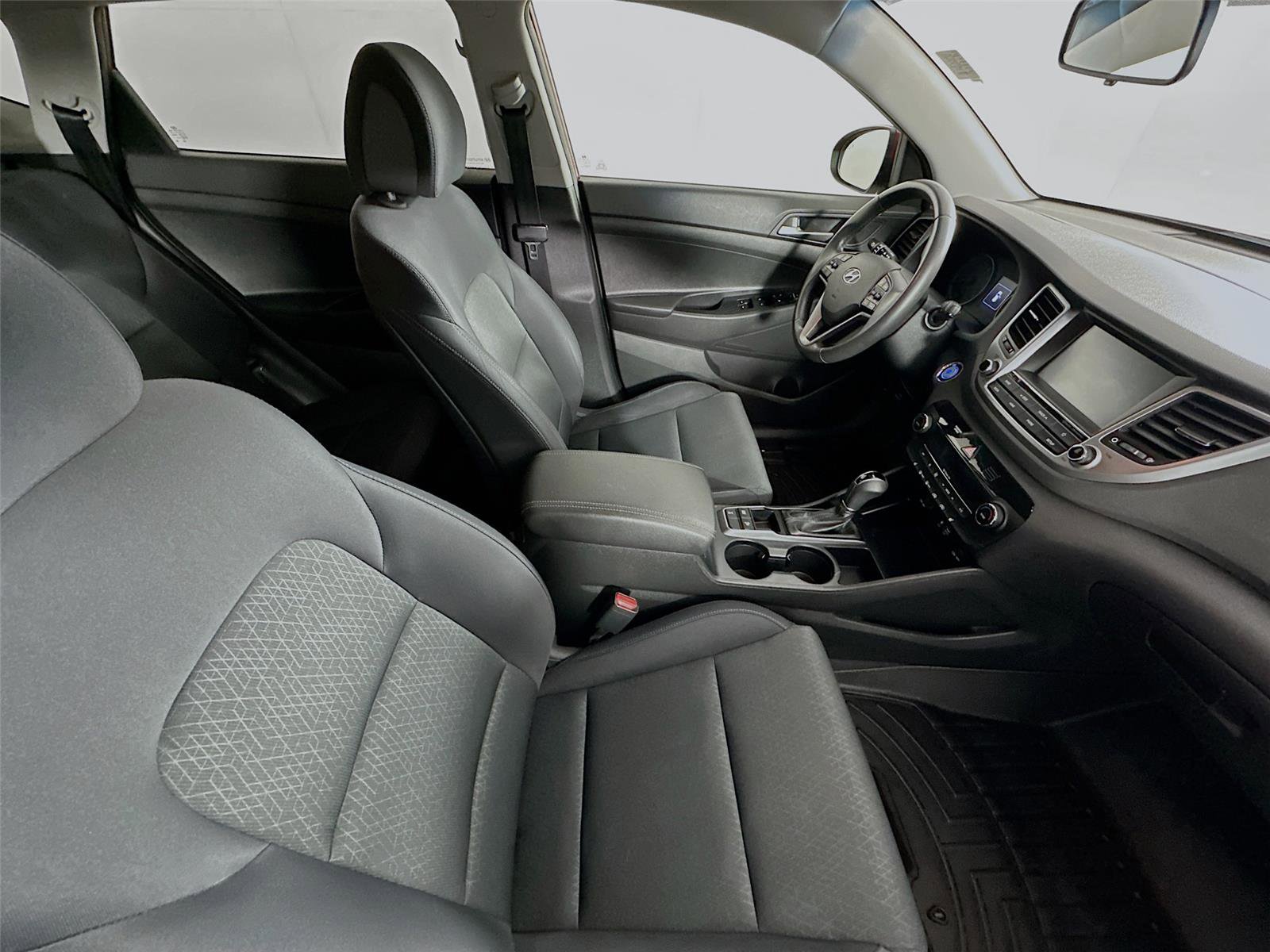 Used 2018 Hyundai Tucson Sport image 25