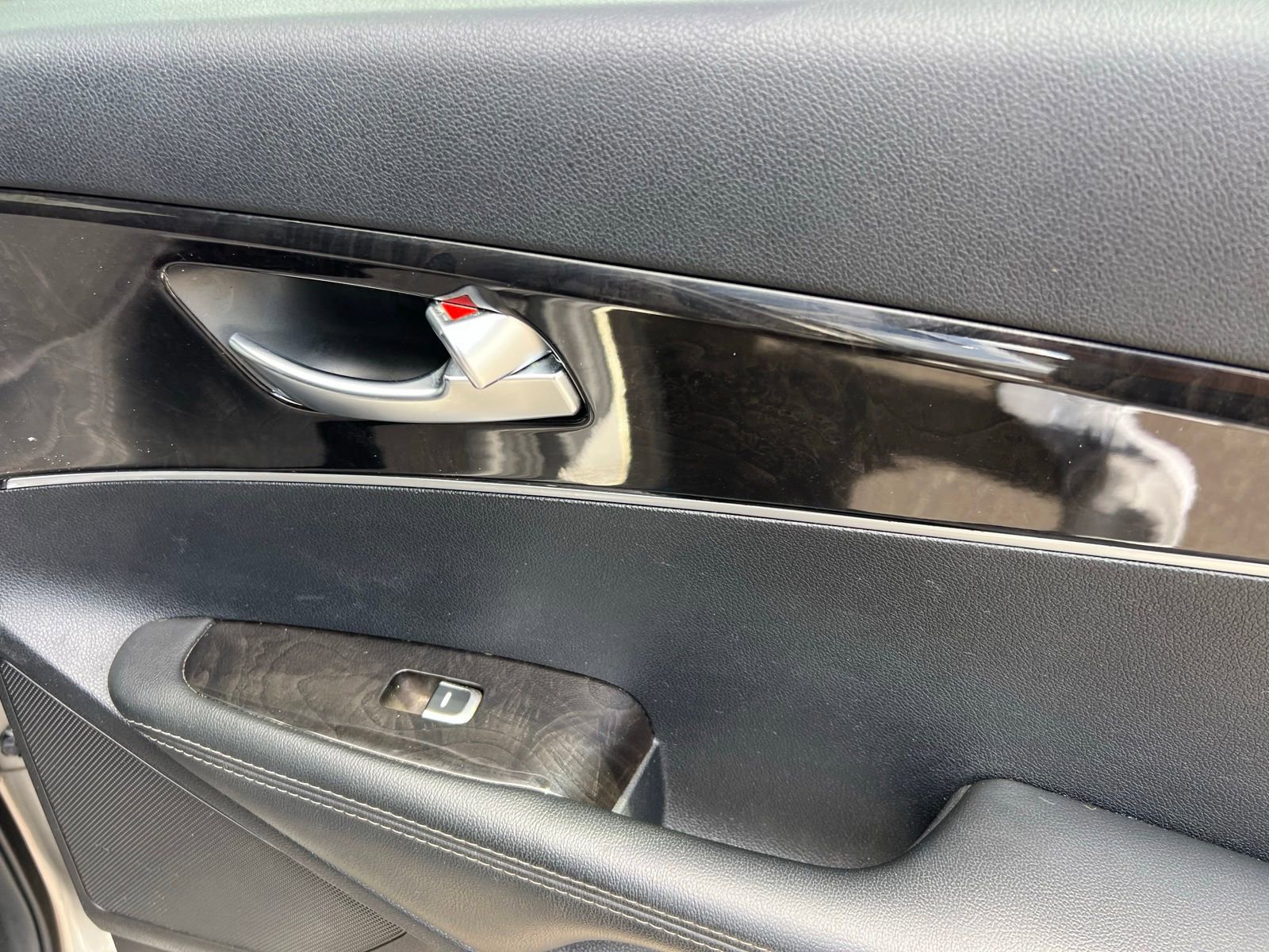 Used 2016 Kia Sorento LX image 44