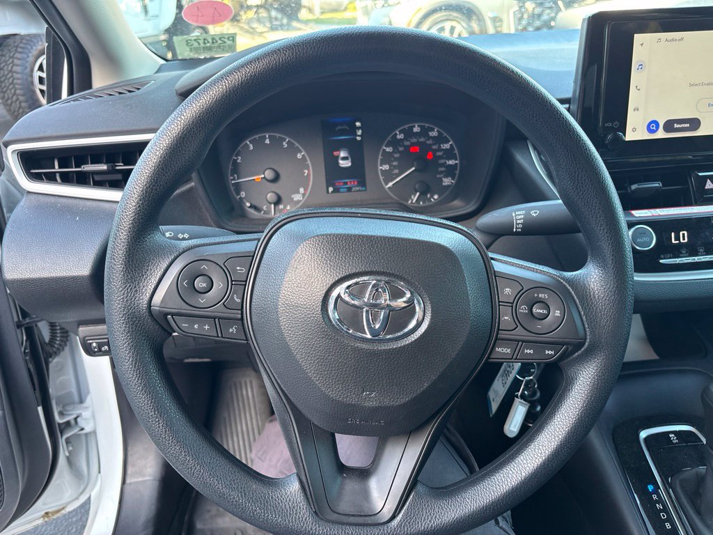 Used 2025 Toyota Corolla LE FWD image 17