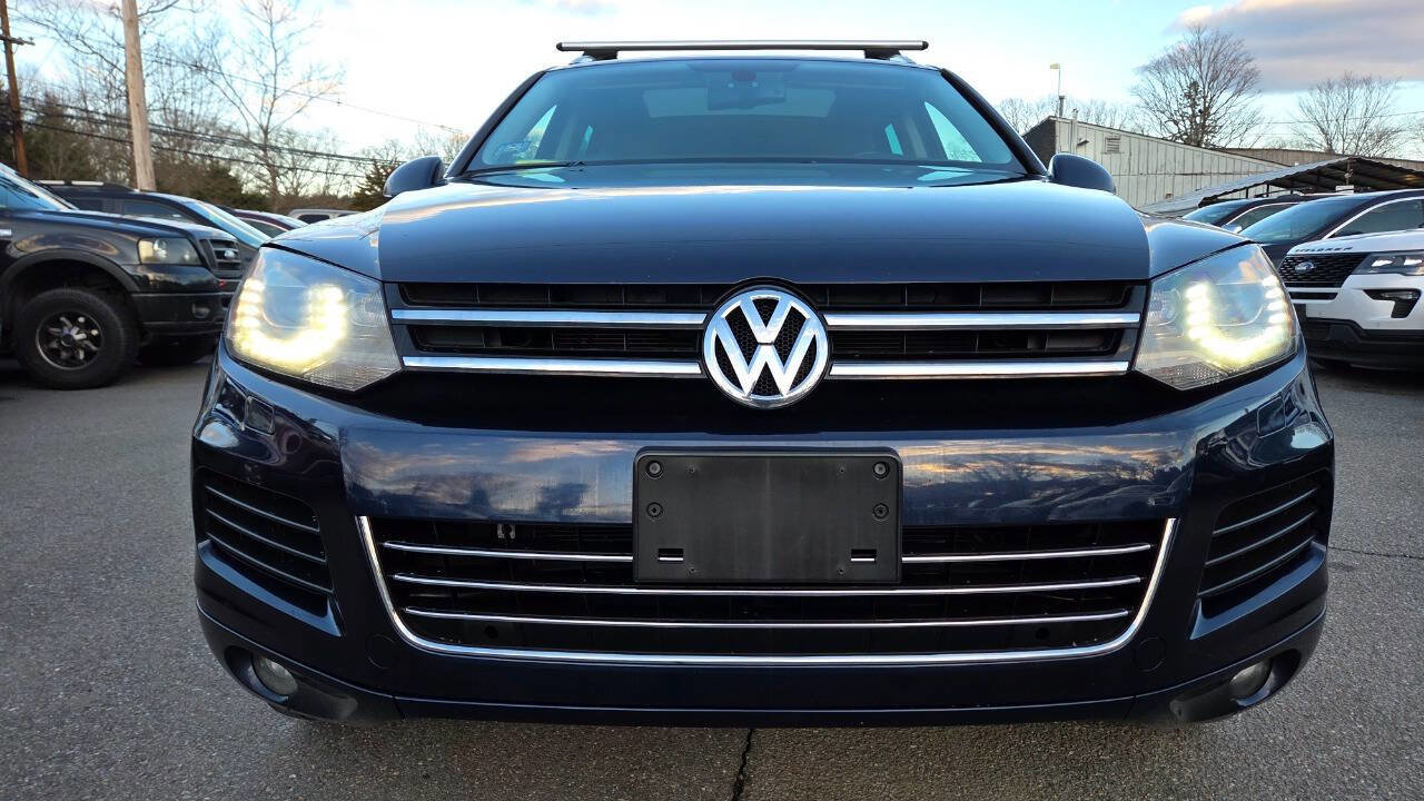 Used 2012 Volkswagen Touareg VR6 image 3