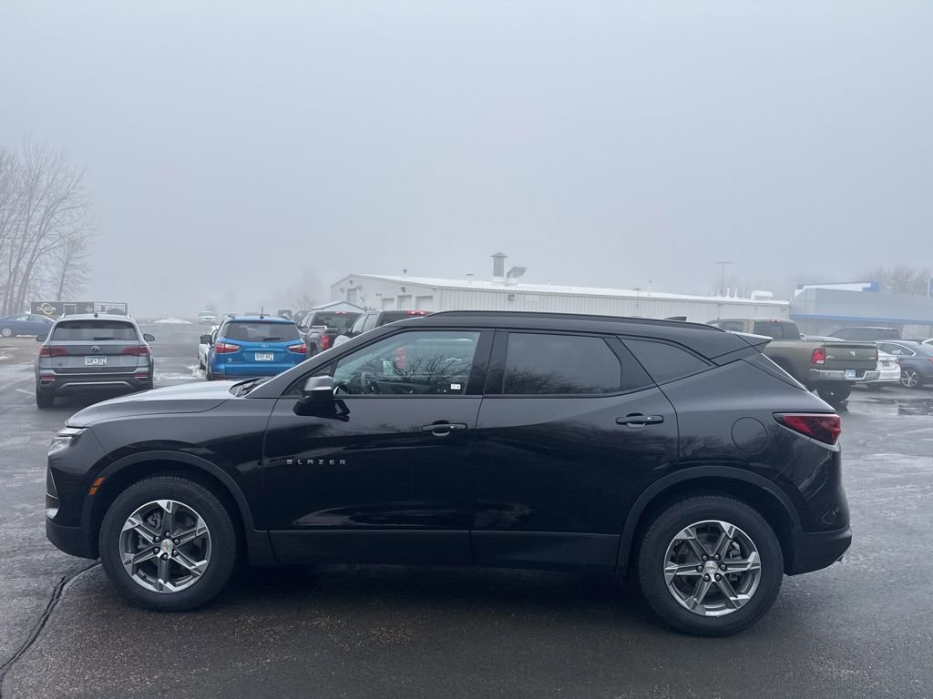 Used 2024 Chevrolet Blazer LT w/ Sound & Technology Package image 2