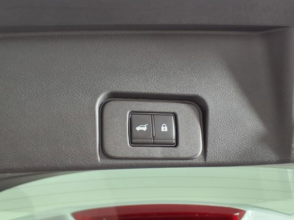 Used 2023 Nissan Rogue Platinum w/ Platinum Premium Package image 15