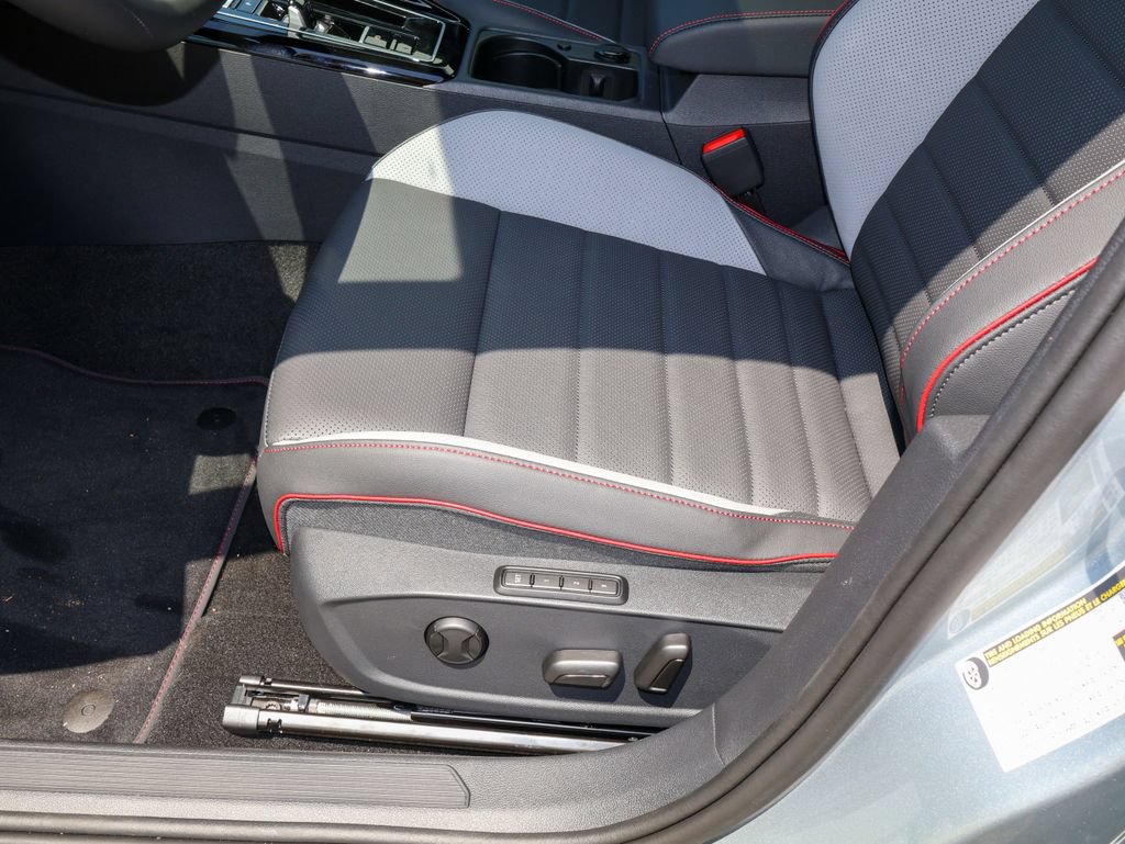New 2026 Volkswagen GTI SE FWD image 13