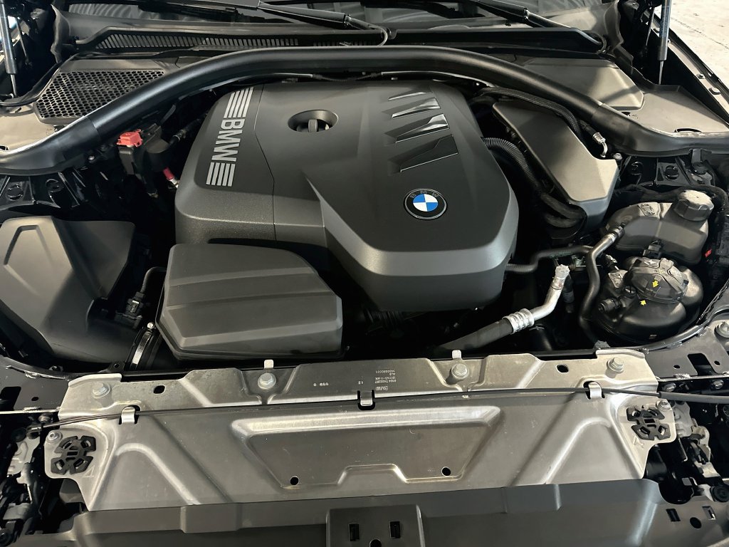 New 2026 BMW 330i xDrive Sedan w/ M Sport Package AWD/4WD image 32