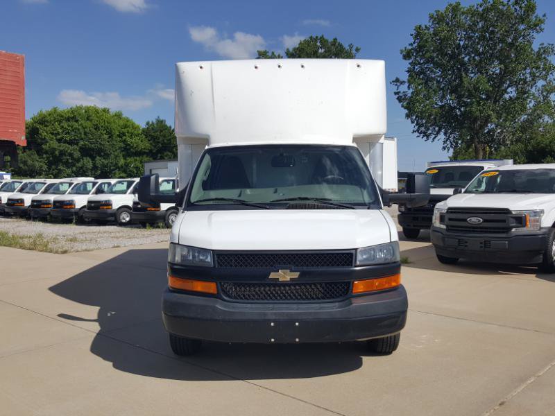 Used 2023 Chevrolet Express 4500 Extended w/ Power Convenience Package RWD image 4