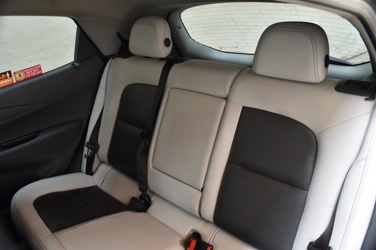 Used 2020 Chevrolet Bolt Premier w/ Infotainment Package FWD image 19