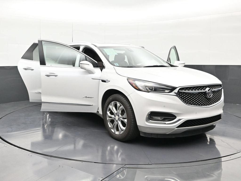 Used 2018 Buick Enclave Avenir FWD image 32