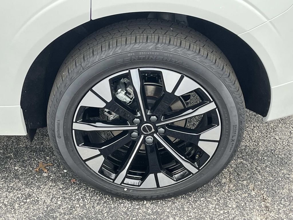 New 2026 Volvo XC60 B5 Plus w/ Protection Package Premier image 11