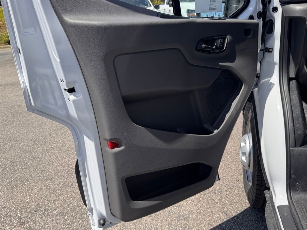 New 2026 Ford Transit 350 148 Medium Roof Wagon AWD image 15