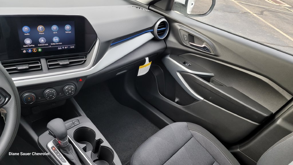 New 2026 Chevrolet Trax LS w/ LS Convenience Package FWD image 23