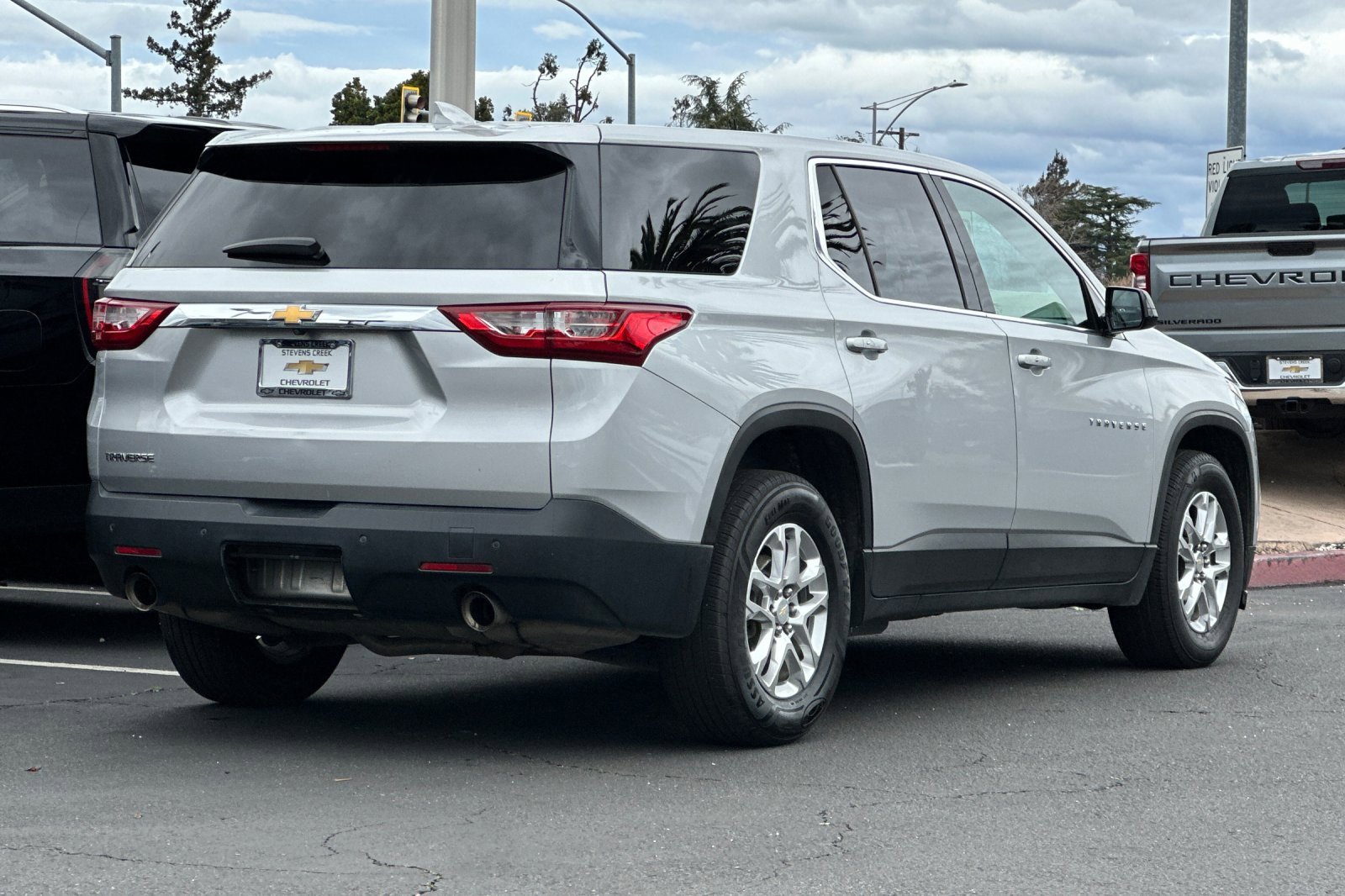 Used 2020 Chevrolet Traverse LS image 5