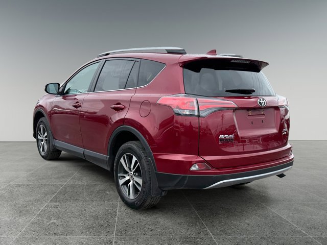 Used 2018 Toyota RAV4 XLE image 4