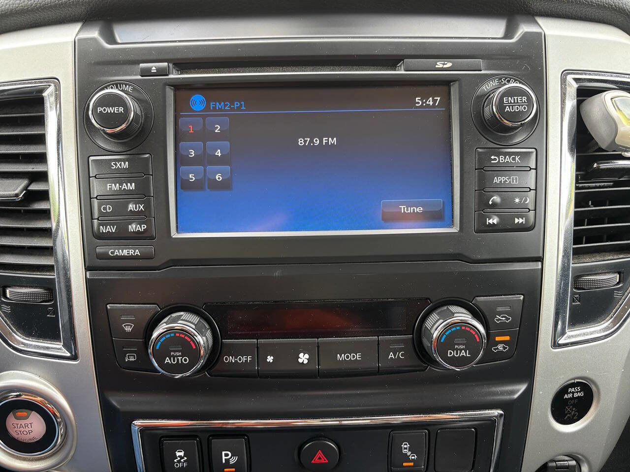 Used 2018 Nissan Titan PRO-4X AWD/4WD image 45