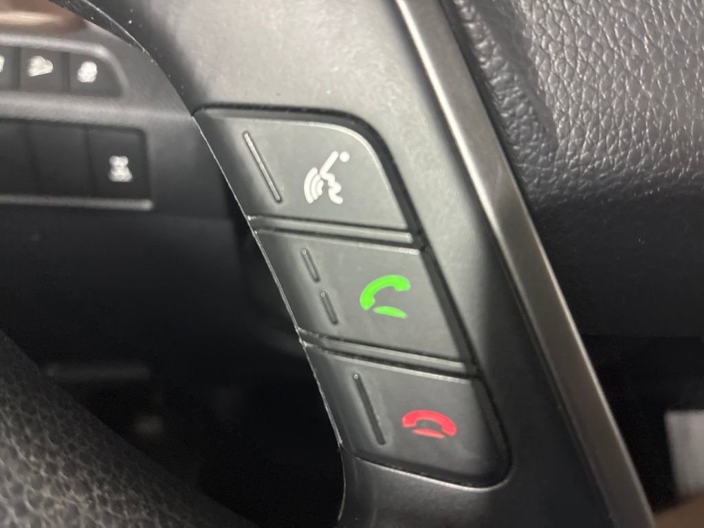 Used 2018 Hyundai Santa Fe SE image 11