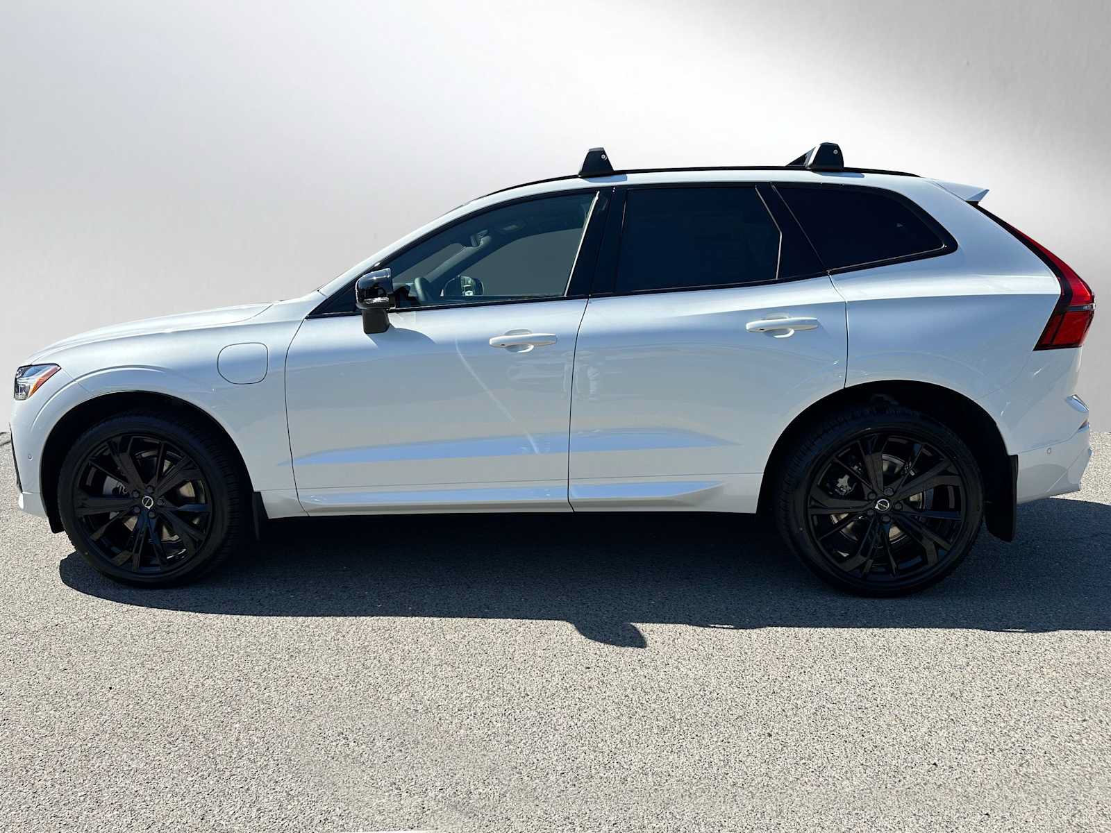 New 2026 Volvo XC60 T8 Ultra w/ Protection Package Premier AWD/4WD image 6