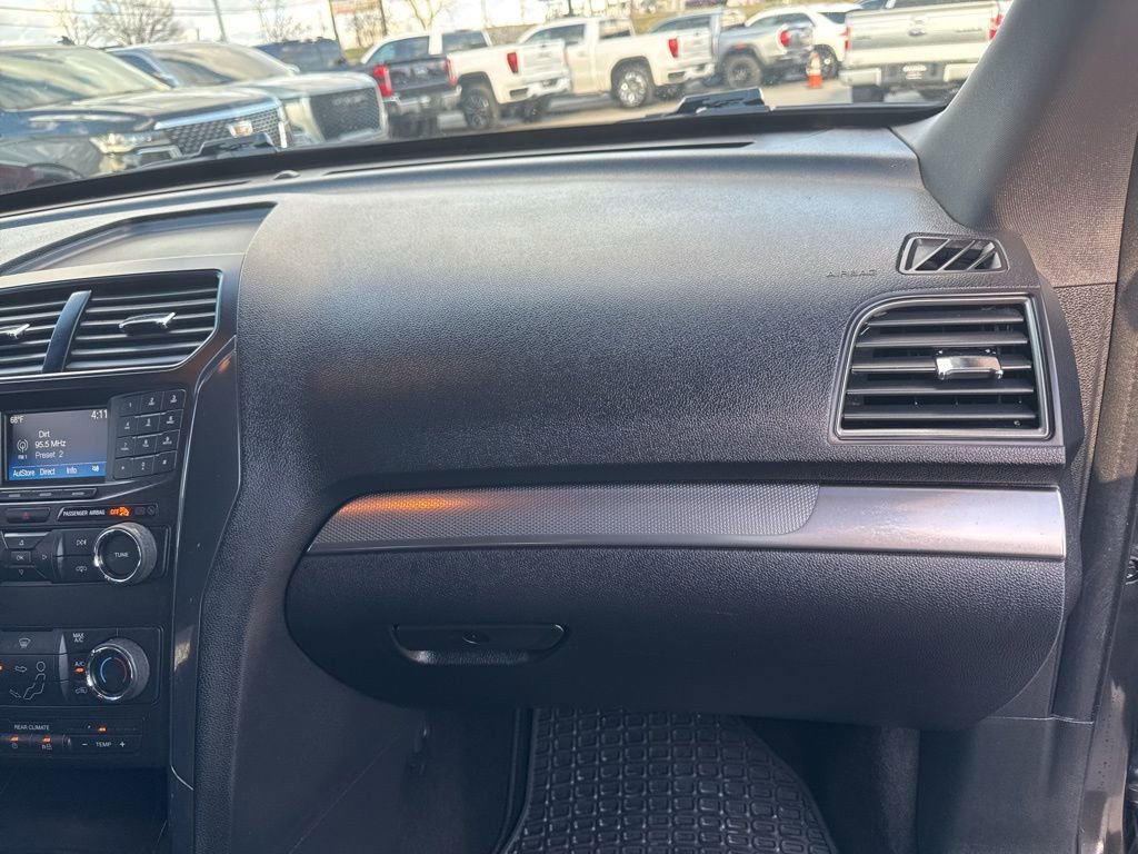 Used 2019 Ford Explorer XLT image 20