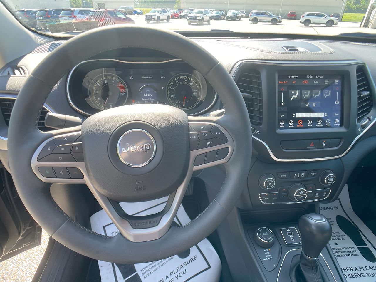 Used 2022 Jeep Cherokee Latitude Lux w/ Sun & Sound Group AWD/4WD image 15
