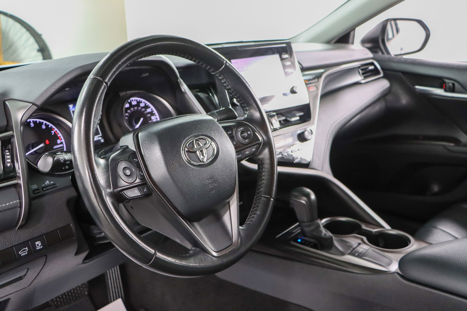 Used 2024 Toyota Camry SE image 22