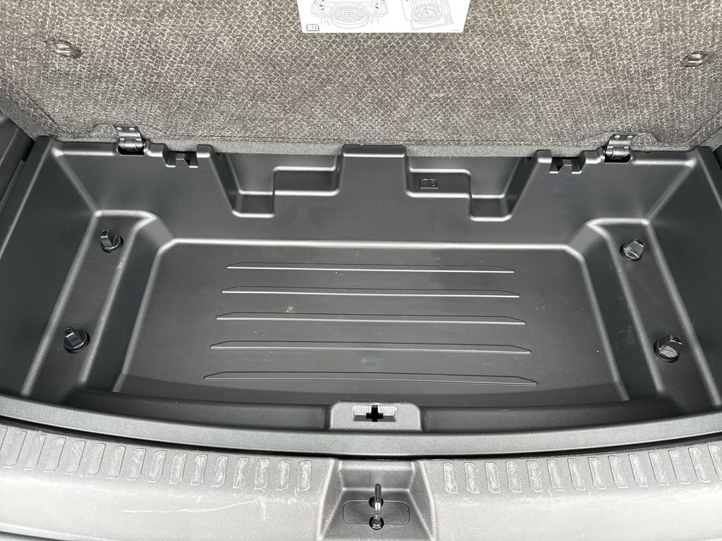 Certified 2025 Chevrolet Traverse RS w/ LPO, Floor Liner Package image 28