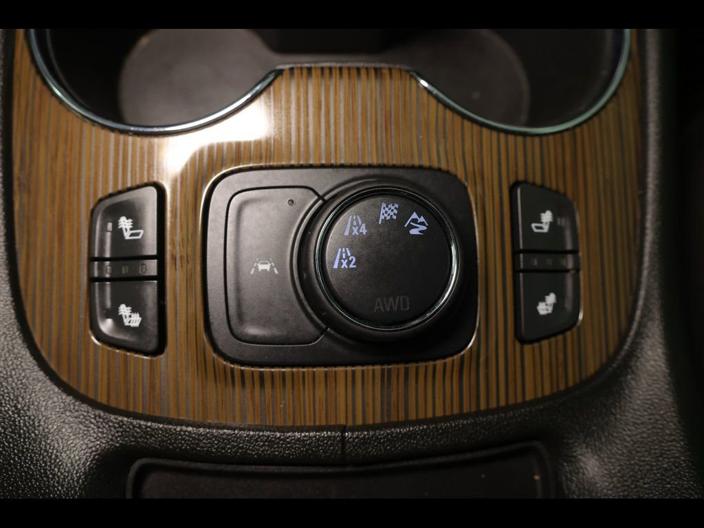 Used 2023 GMC Acadia SLE w/ Driver Convenience Package image 13