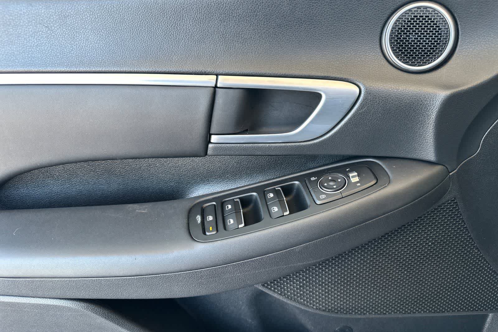 Used 2021 Hyundai Sonata SEL w/ Convenience Package FWD image 12
