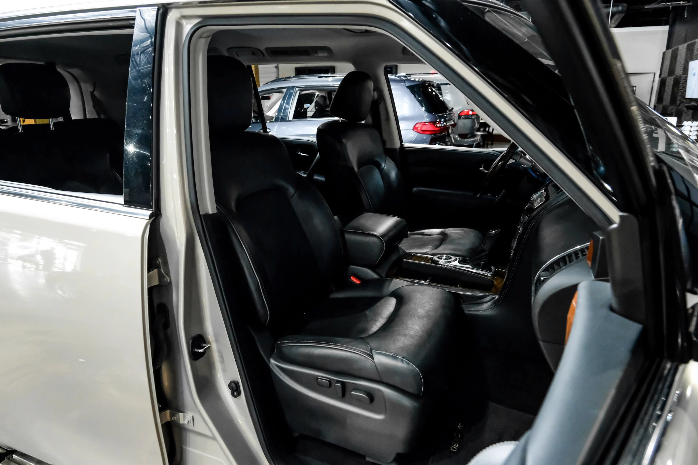 Used 2019 INFINITI QX80 Luxe RWD image 32