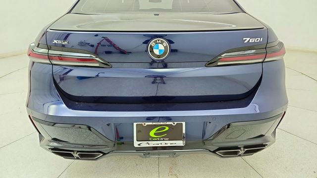 Used 2023 BMW 760i xDrive AWD/4WD image 11