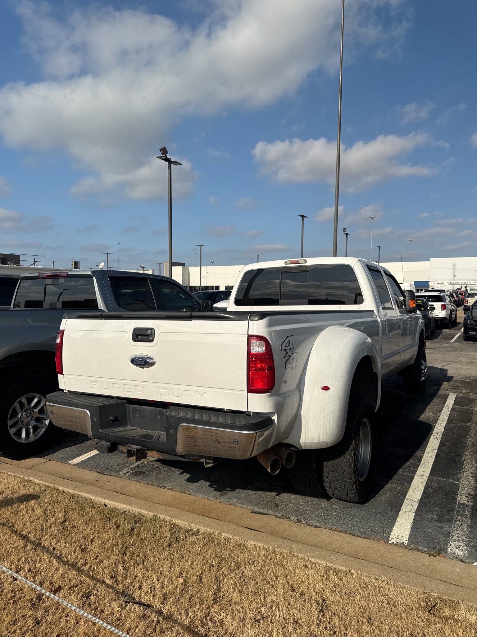 Used 2016 Ford F350 Lariat w/ Lariat Ultimate Package image 3