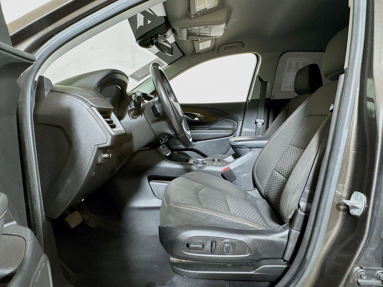 Used 2020 GMC Terrain SLE w/ Driver Convenience Package FWD image 19