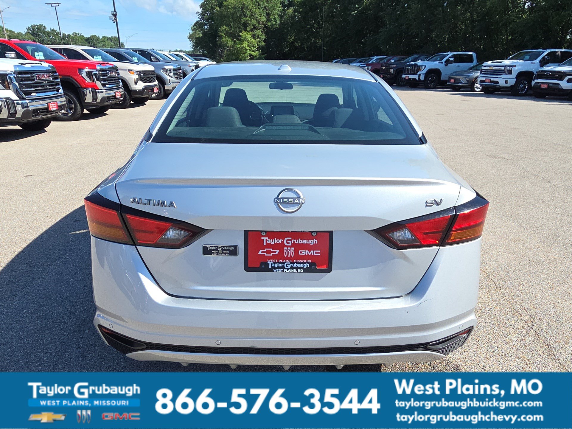 Used 2024 Nissan Altima 2.5 SV FWD image 7