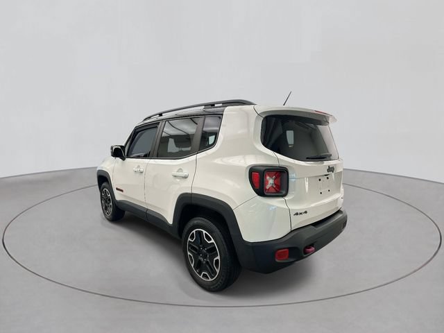 Used 2017 Jeep Renegade Trailhawk AWD/4WD image 2