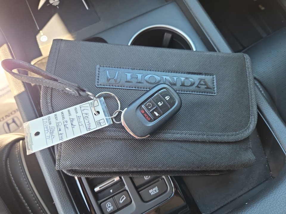 Used 2025 Honda Pilot Elite image 33