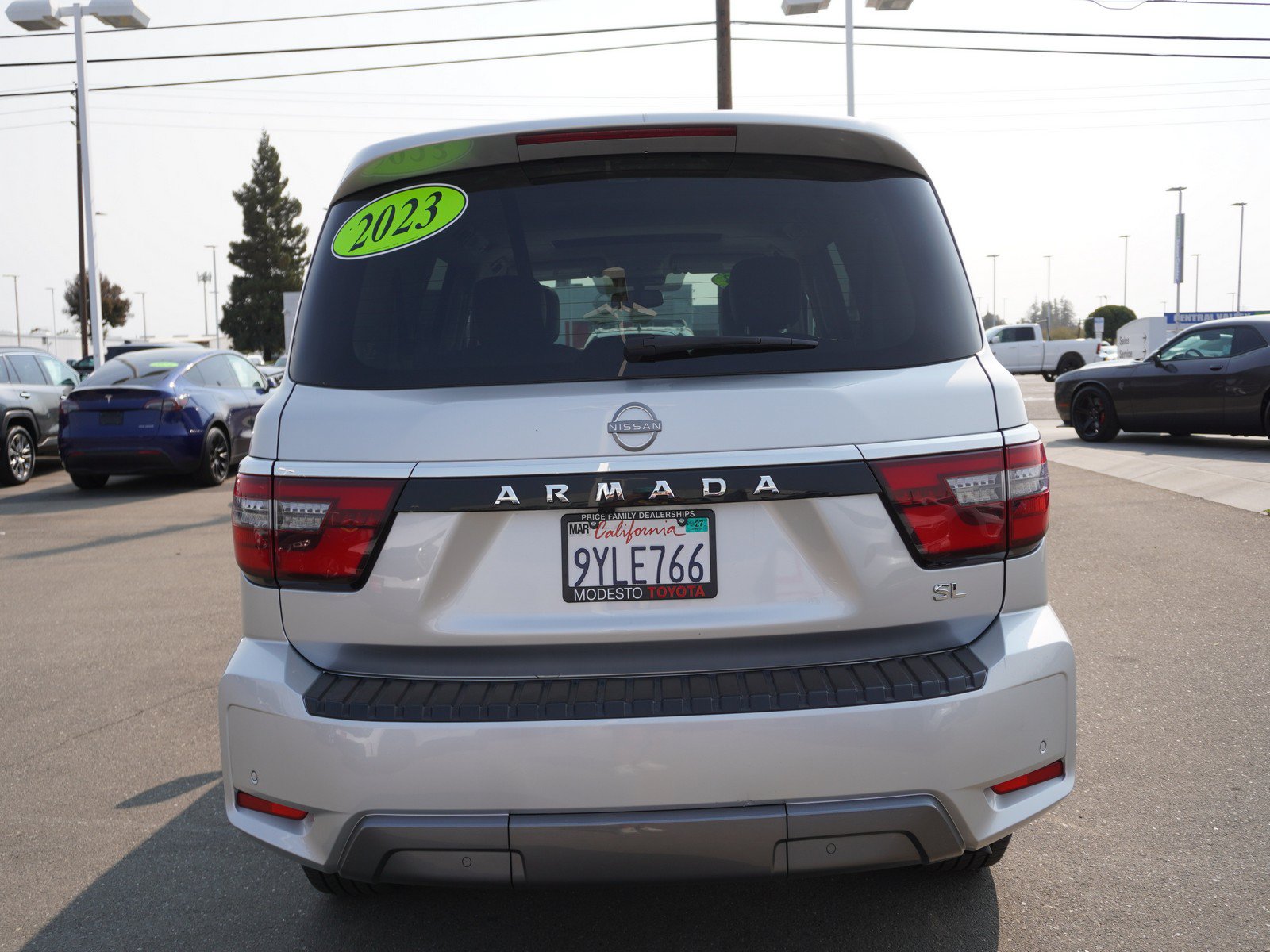 Used 2023 Nissan Armada SL w/ Captain's Chairs Package RWD image 10