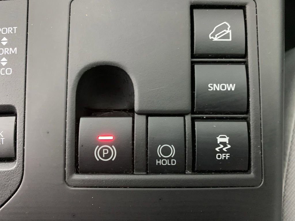 Used 2024 Toyota Highlander LE AWD/4WD image 26