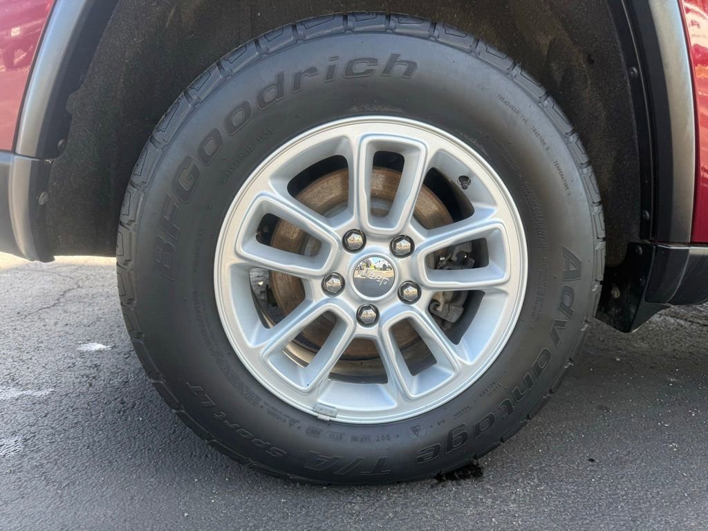 Used 2018 Jeep Grand Cherokee Laredo AWD/4WD image 45