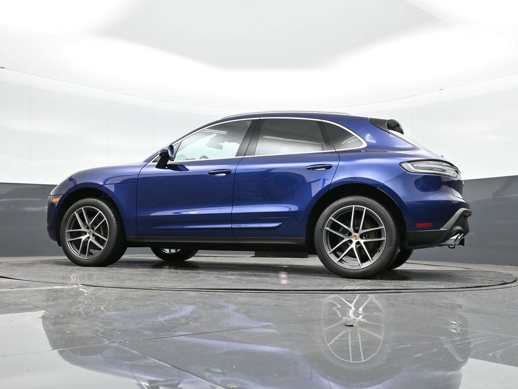 Certified 2024 Porsche Macan image 35