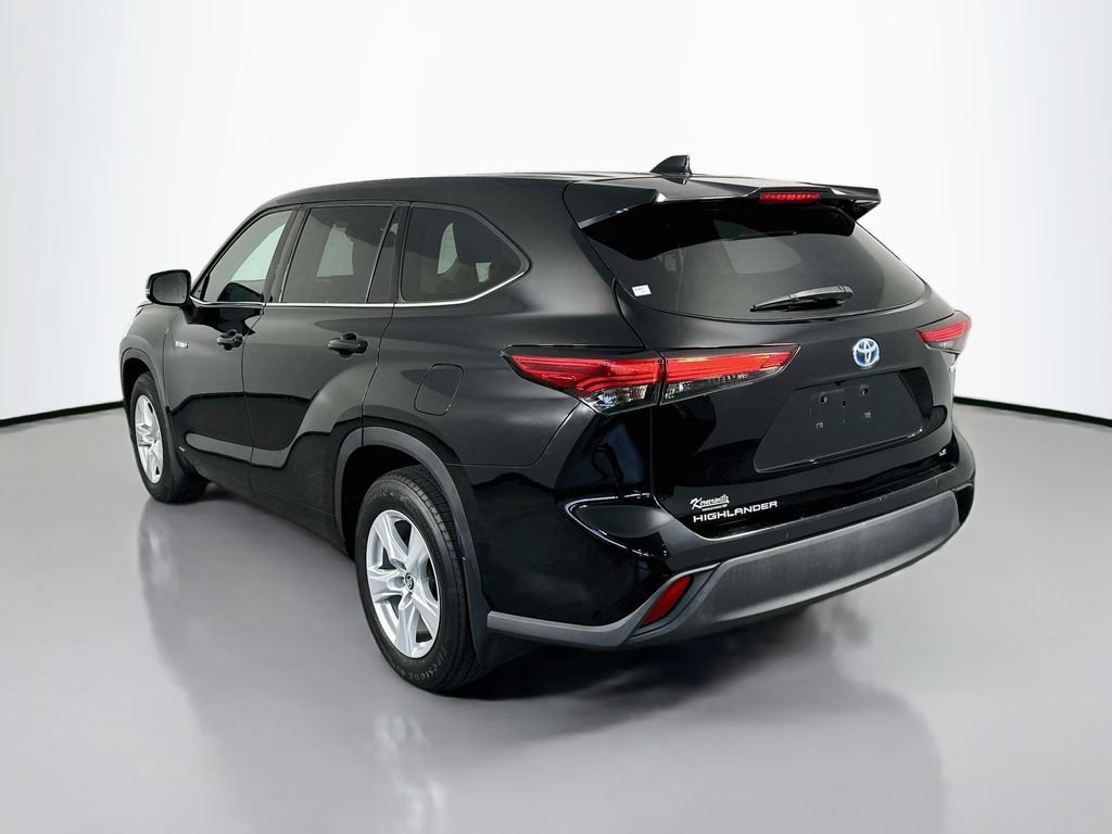Used 2020 Toyota Highlander LE AWD/4WD image 5