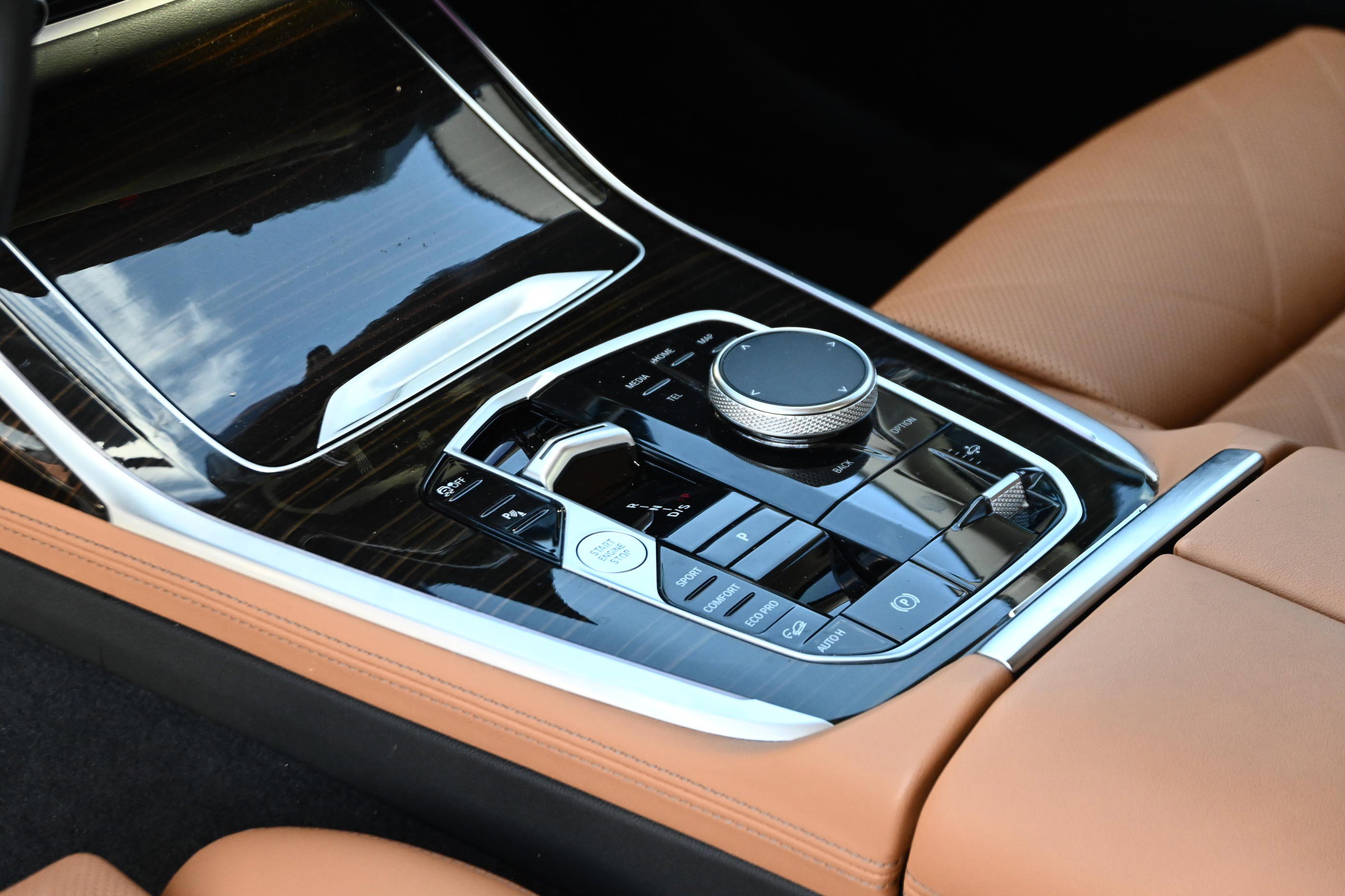 Certified 2024 BMW X7 xDrive40i w/ Premium Package image 25