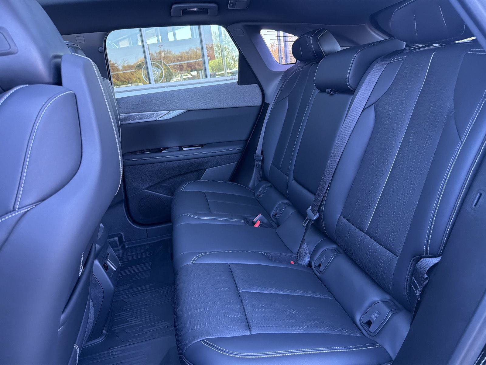 Used 2026 Cadillac Optiq Sport 2 w/ LPO, Floor Liner Package AWD/4WD image 38