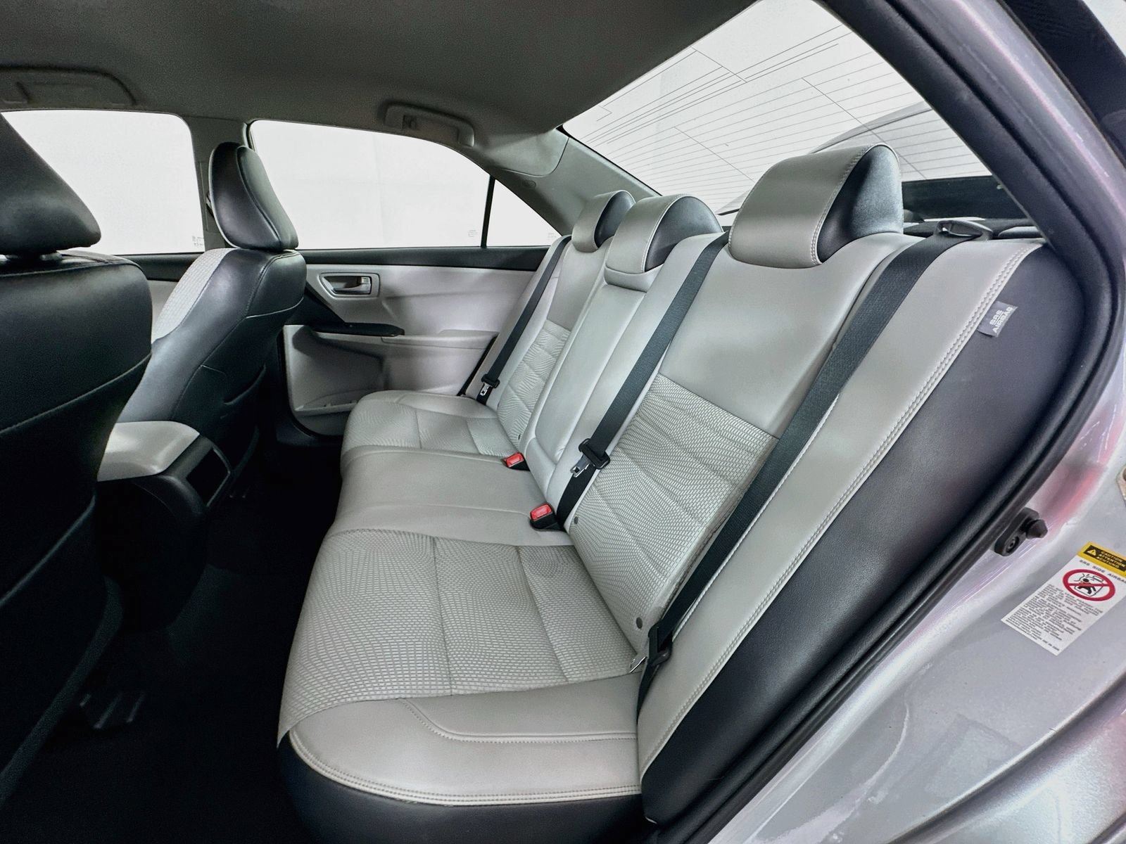 Used 2016 Toyota Camry SE FWD image 22