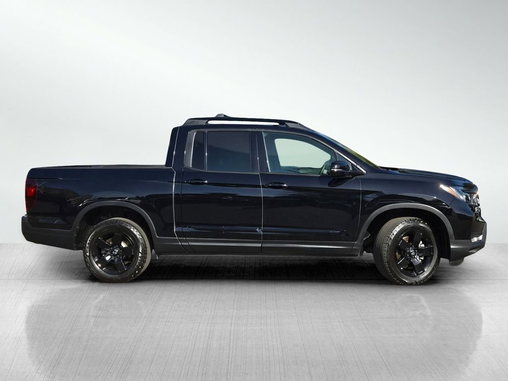 Used 2025 Honda Ridgeline Black Edition image 3