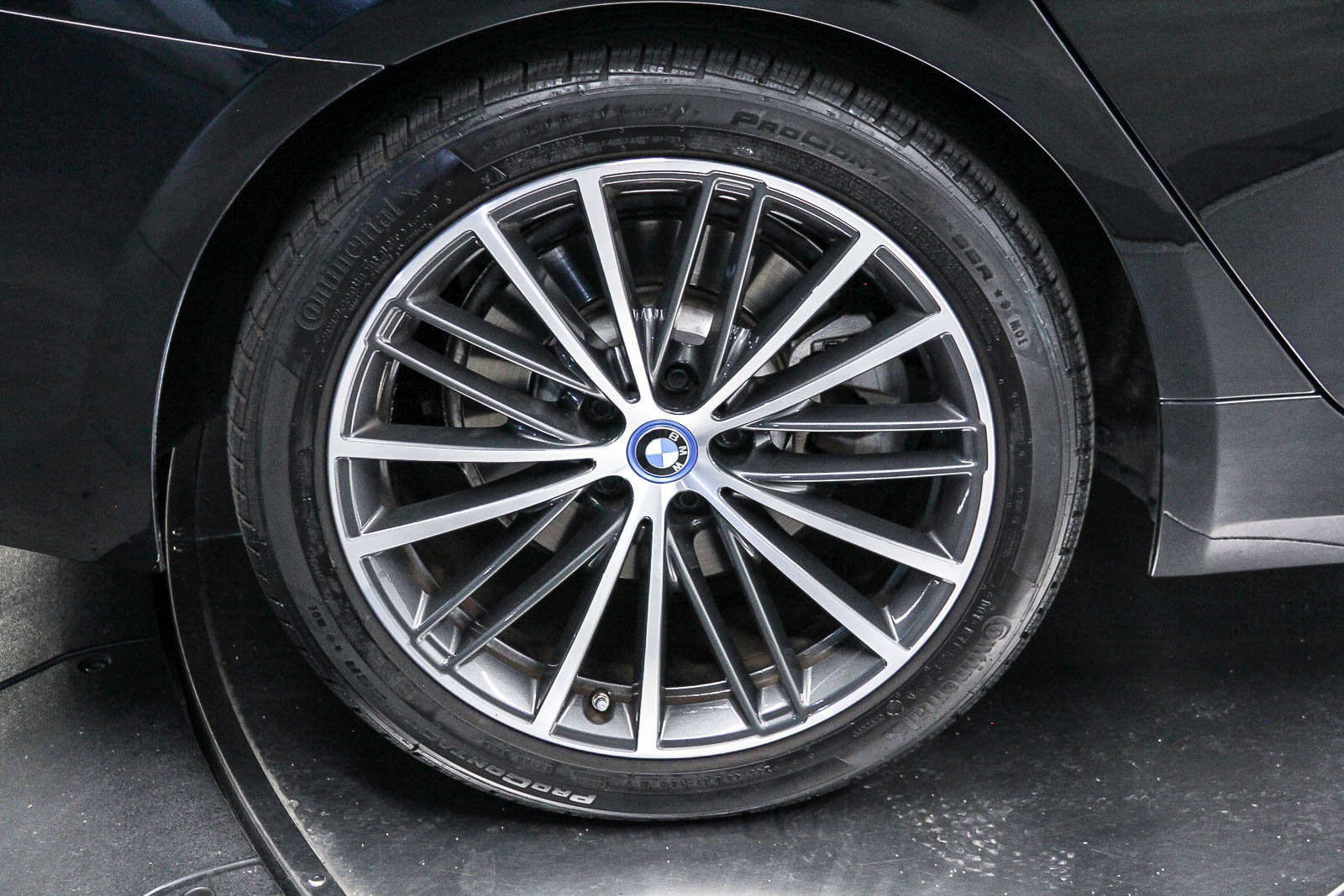 Certified 2023 BMW 530e w/ Premium Package RWD image 8