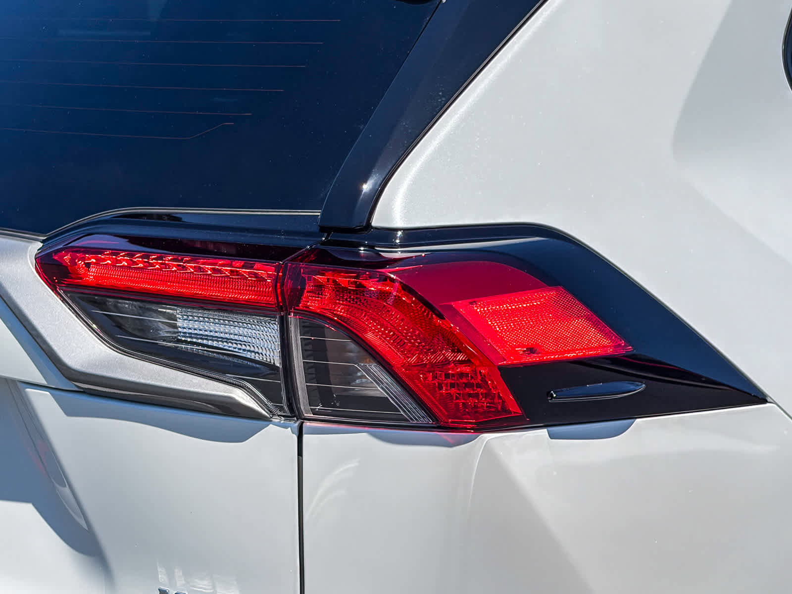 Used 2023 Toyota RAV4 XSE AWD/4WD image 8