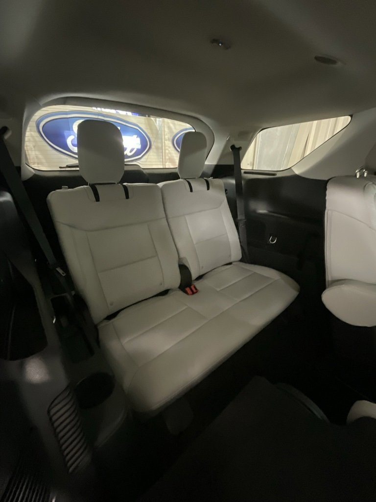 Used 2025 Ford Explorer Platinum w/ Ultimate Package image 13