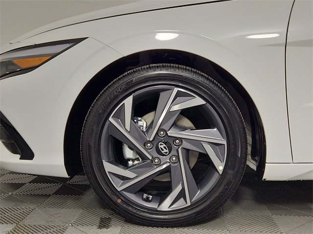 Certified 2025 Hyundai Elantra Limited image 15