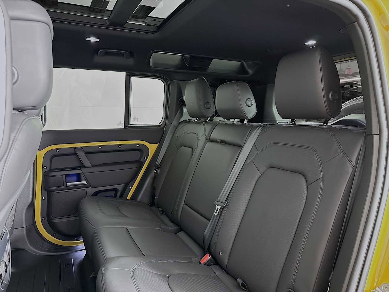 New 2026 Land Rover Defender 110 AWD/4WD image 21