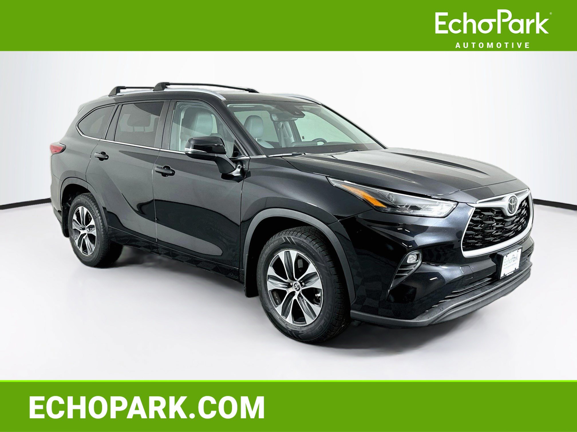 Used 2023 Toyota Highlander XLE FWD image 1