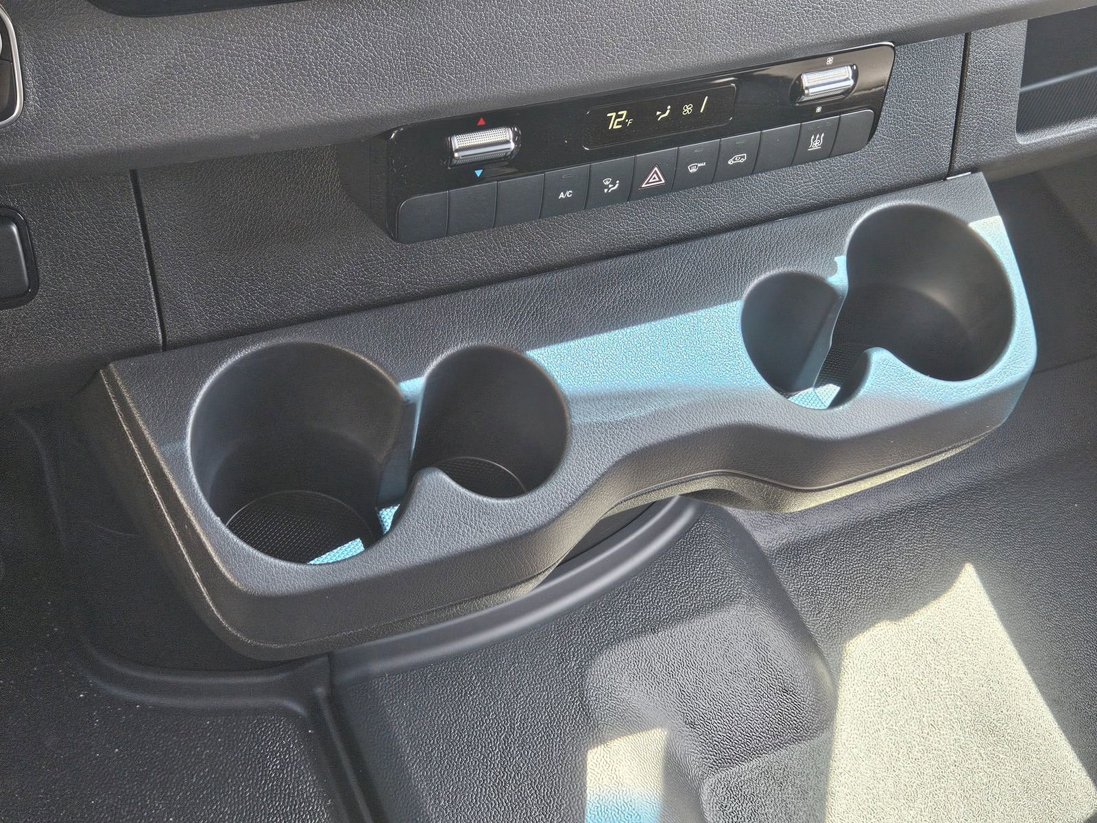 New 2025 Mercedes-Benz eSprinter 144 Cargo image 28